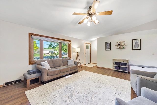 2035 S POINT ROAD, Green Bay, WI 54313