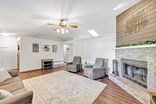 2035 S POINT ROAD, Green Bay, WI 54313