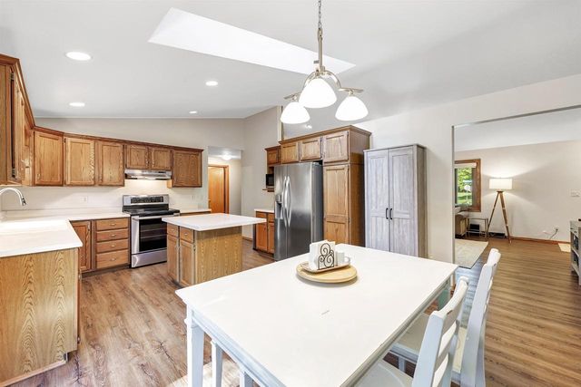 2035 S POINT ROAD, Green Bay, WI 54313