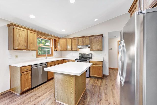 2035 S POINT ROAD, Green Bay, WI 54313