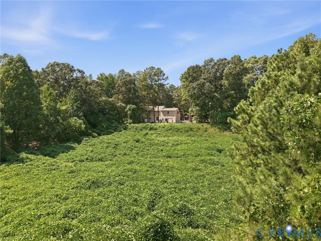 20005 Oak River Dr, Chesterfield, VA 23803