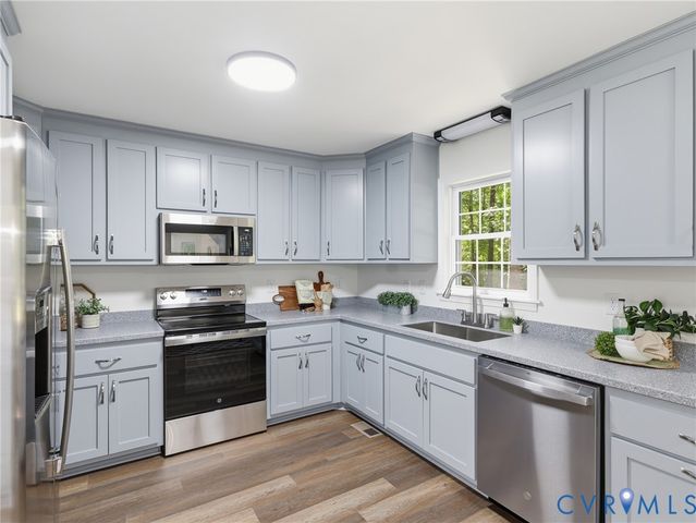 20005 Oak River Dr, Chesterfield, VA 23803