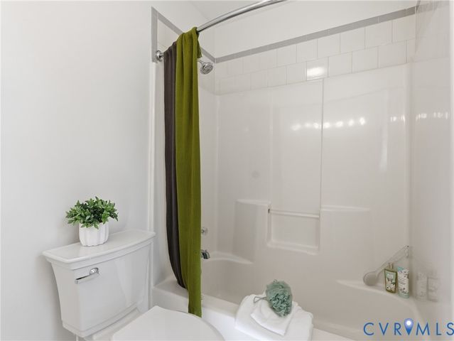20005 Oak River Dr, Chesterfield, VA 23803
