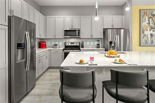 8021 OAK SHADOW COURT, Davenport, FL 33837