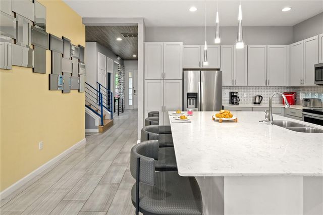 8021 OAK SHADOW COURT, Davenport, FL 33837