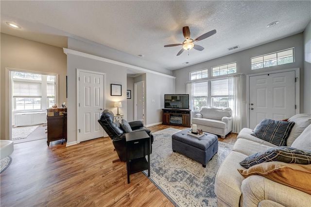 18575 W 158th Place 4503, Olathe, KS 66062