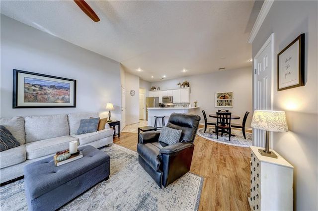 18575 W 158th Place 4503, Olathe, KS 66062