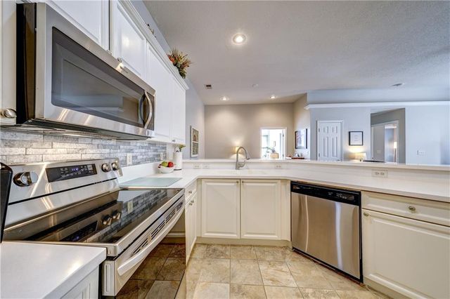 18575 W 158th Place 4503, Olathe, KS 66062