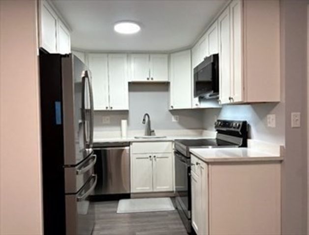 108 Norton Ave 9, Easton, MA 02375
