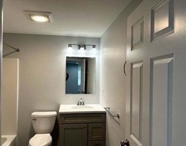 108 Norton Ave 9, Easton, MA 02375