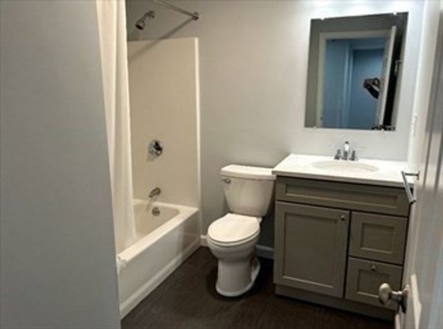 108 Norton Ave 9, Easton, MA 02375