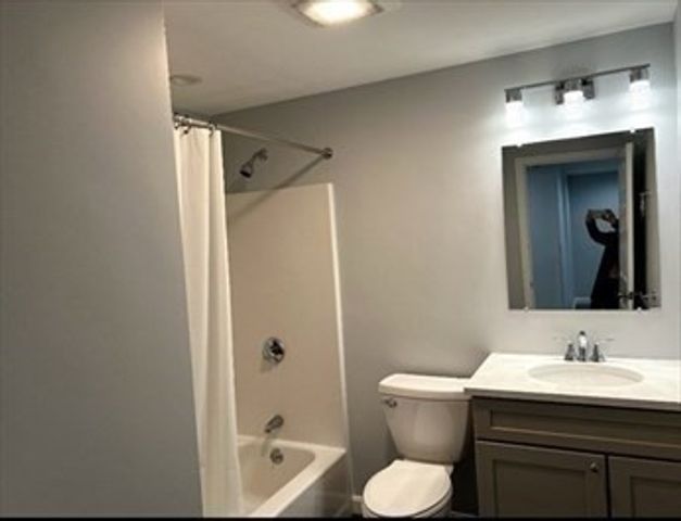 108 Norton Ave 9, Easton, MA 02375