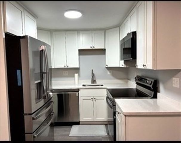 108 Norton Ave 9, Easton, MA 02375