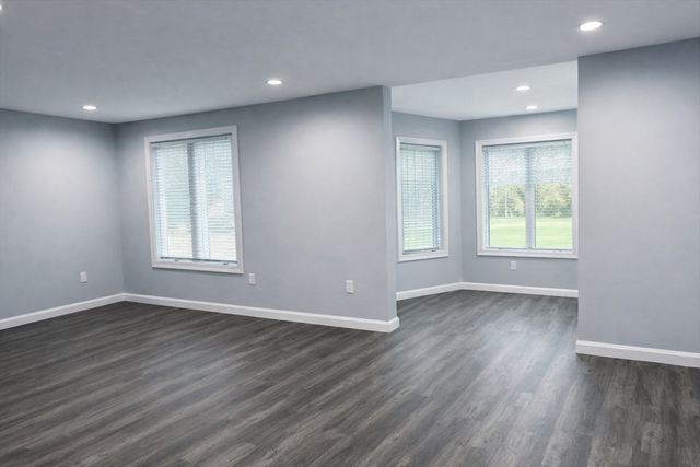 108 Norton Ave 9, Easton, MA 02375
