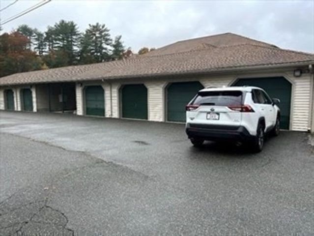 108 Norton Ave 9, Easton, MA 02375
