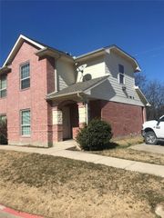 213 S Magnolia Street 201, Aubrey, TX 76227