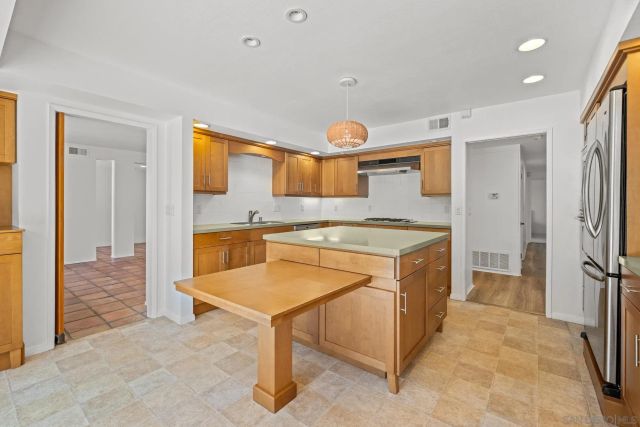 1640 El Paso Real, La Jolla, CA 92037