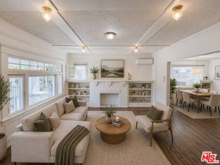 860 W 56th Street, Los Angeles, CA 90037