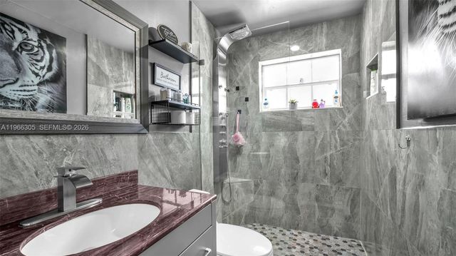 5720 SW 39th St, West Park, FL 33023