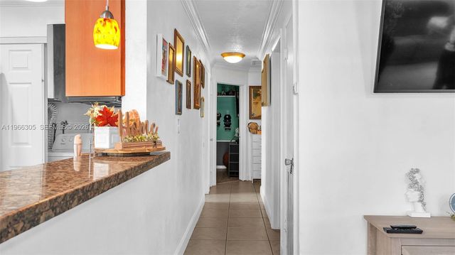 5720 SW 39th St, West Park, FL 33023