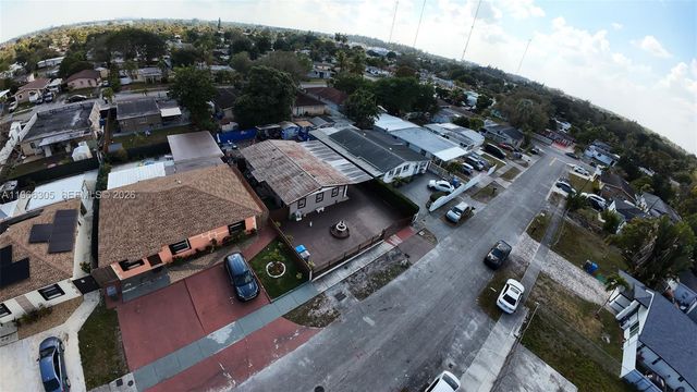 5720 SW 39th St, West Park, FL 33023