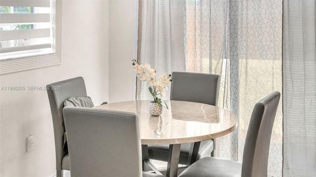 5720 SW 39th St, West Park, FL 33023