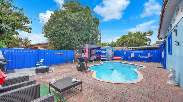 5720 SW 39th St, West Park, FL 33023