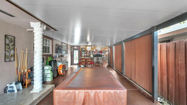 5720 SW 39th St, West Park, FL 33023