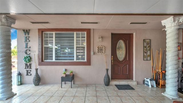 5720 SW 39th St, West Park, FL 33023