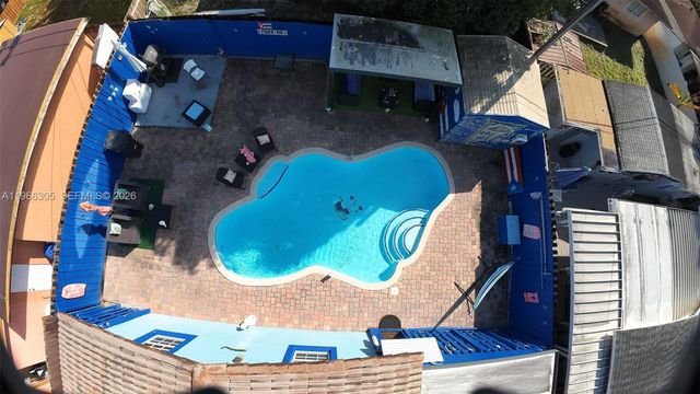 5720 SW 39th St, West Park, FL 33023