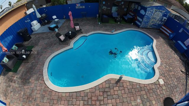 5720 SW 39th St, West Park, FL 33023