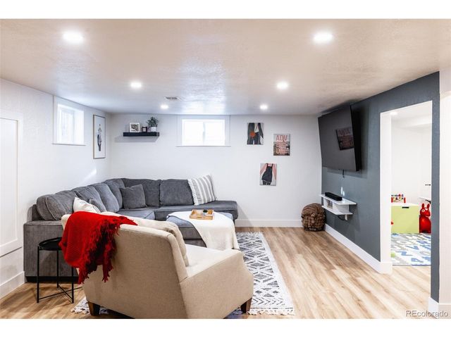439 E Panama Dr, Centennial, CO 80121