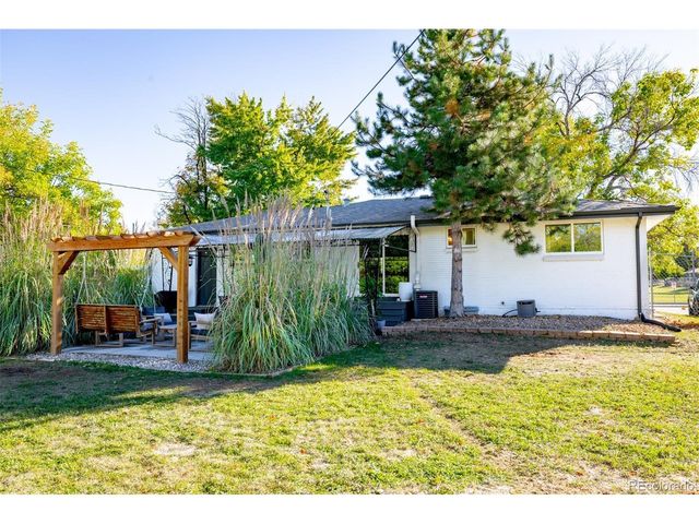 439 E Panama Dr, Centennial, CO 80121