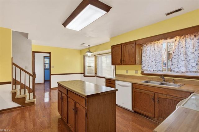 5240 Prestwick ST, Virginia Beach, VA 23464