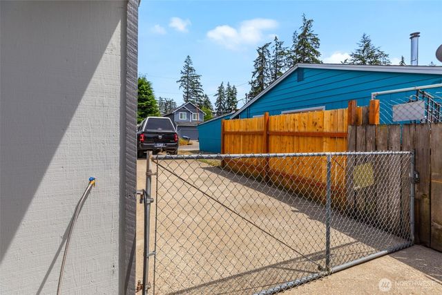 17010 16th Avenue E, Spanaway, WA 98387