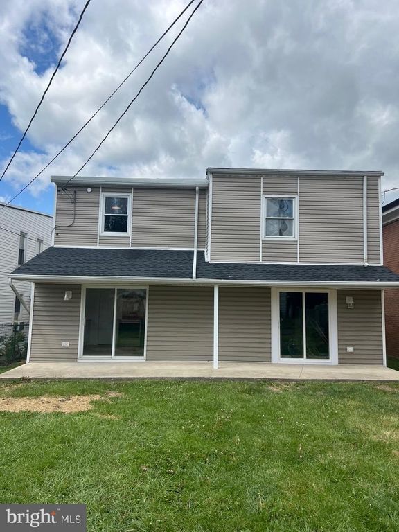 Image 2 of property listing at 112 SEYMOUR ST, Cumberland, MD 21502