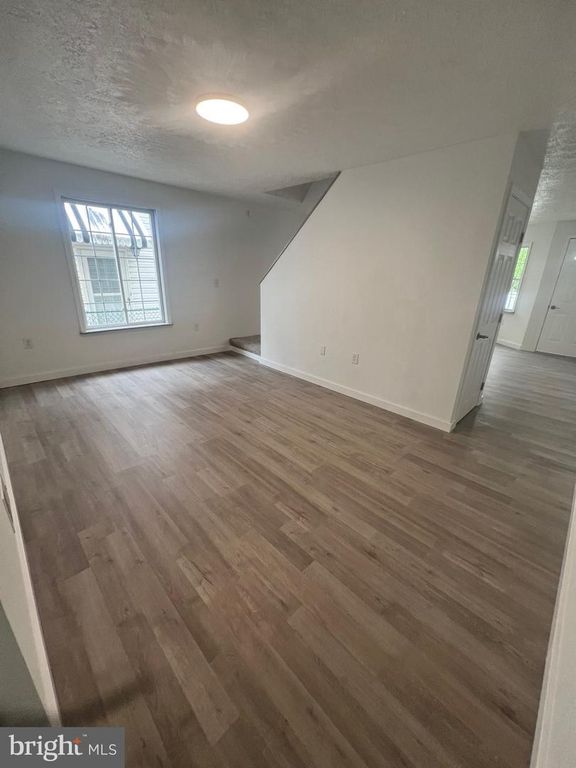 Image 7 of property listing at 112 SEYMOUR ST, Cumberland, MD 21502