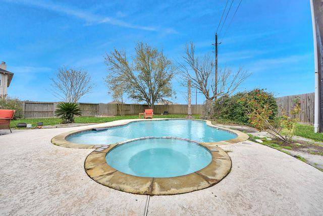 2703 Coyote Trail Drive, Missouri City, TX 77459