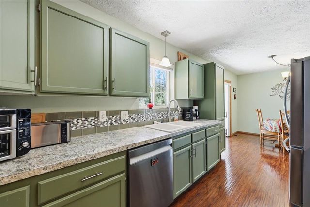 9921 N WIEBER Dr, Spokane, WA 99208