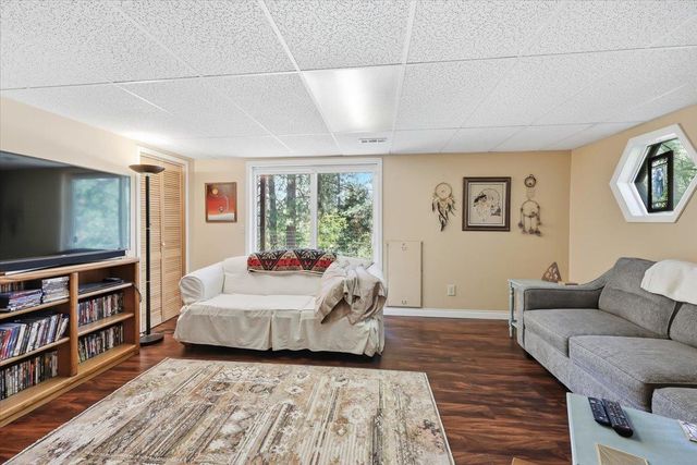 9921 N WIEBER Dr, Spokane, WA 99208