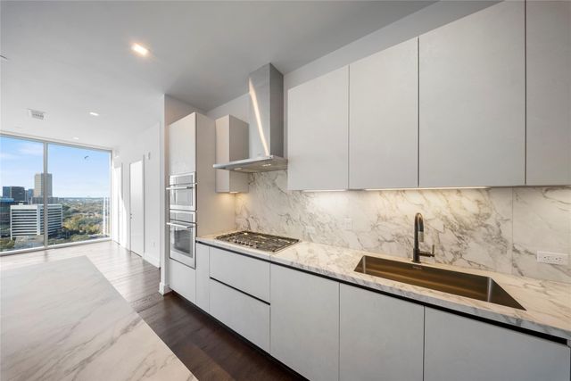 1711 Allen Parkway 1802, Houston, TX 77019