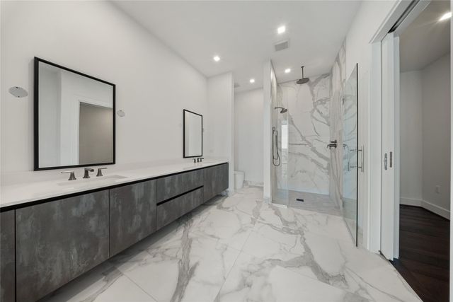 1711 Allen Parkway 1802, Houston, TX 77019