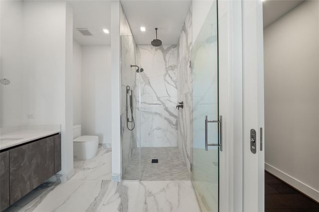 1711 Allen Parkway 1802, Houston, TX 77019