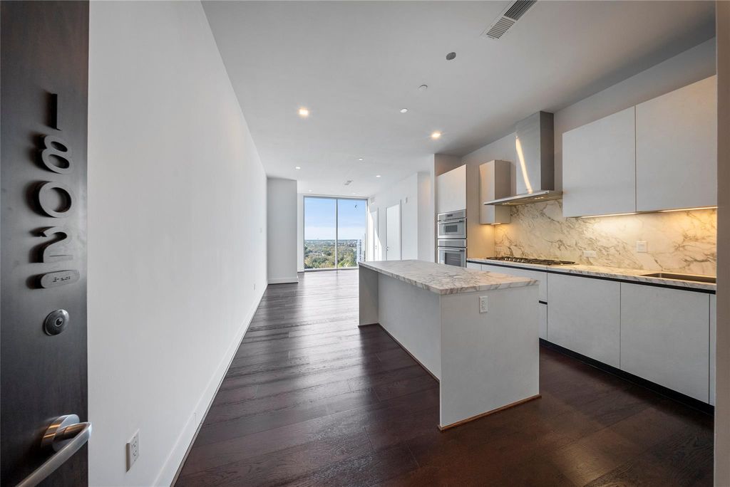 1711 Allen Parkway 1802, Houston, TX 77019