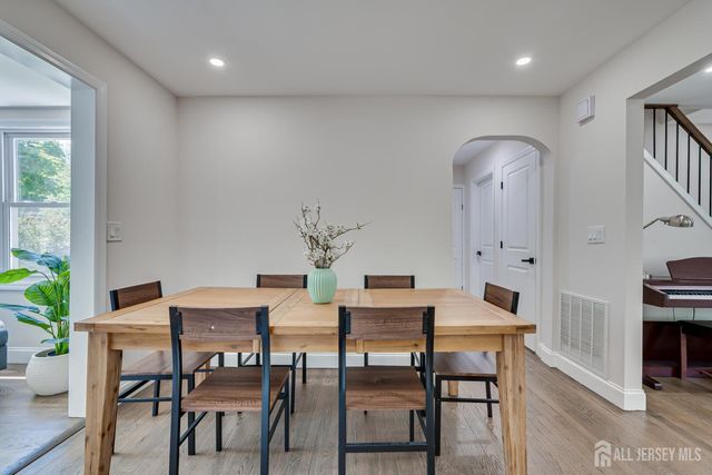 34 James Place, Metuchen, NJ 08840