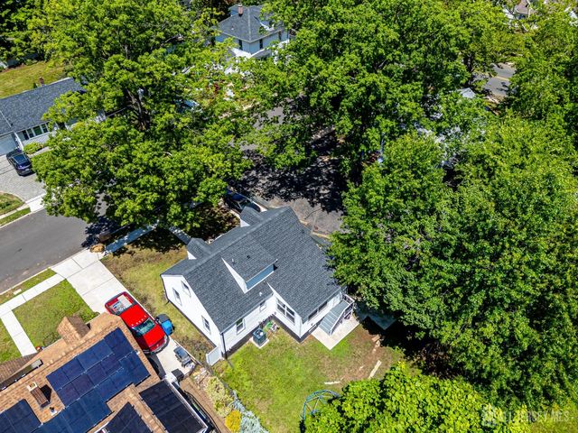 34 James Place, Metuchen, NJ 08840