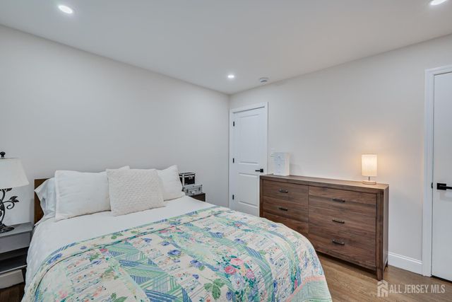 34 James Place, Metuchen, NJ 08840
