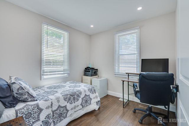 34 James Place, Metuchen, NJ 08840