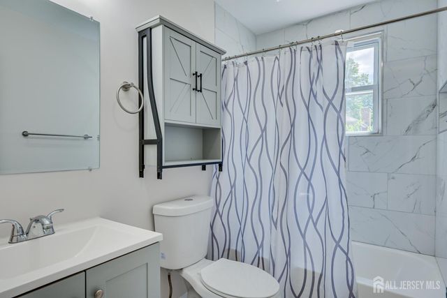 34 James Place, Metuchen, NJ 08840