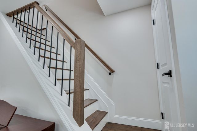 34 James Place, Metuchen, NJ 08840